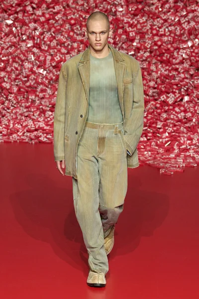 Look 42